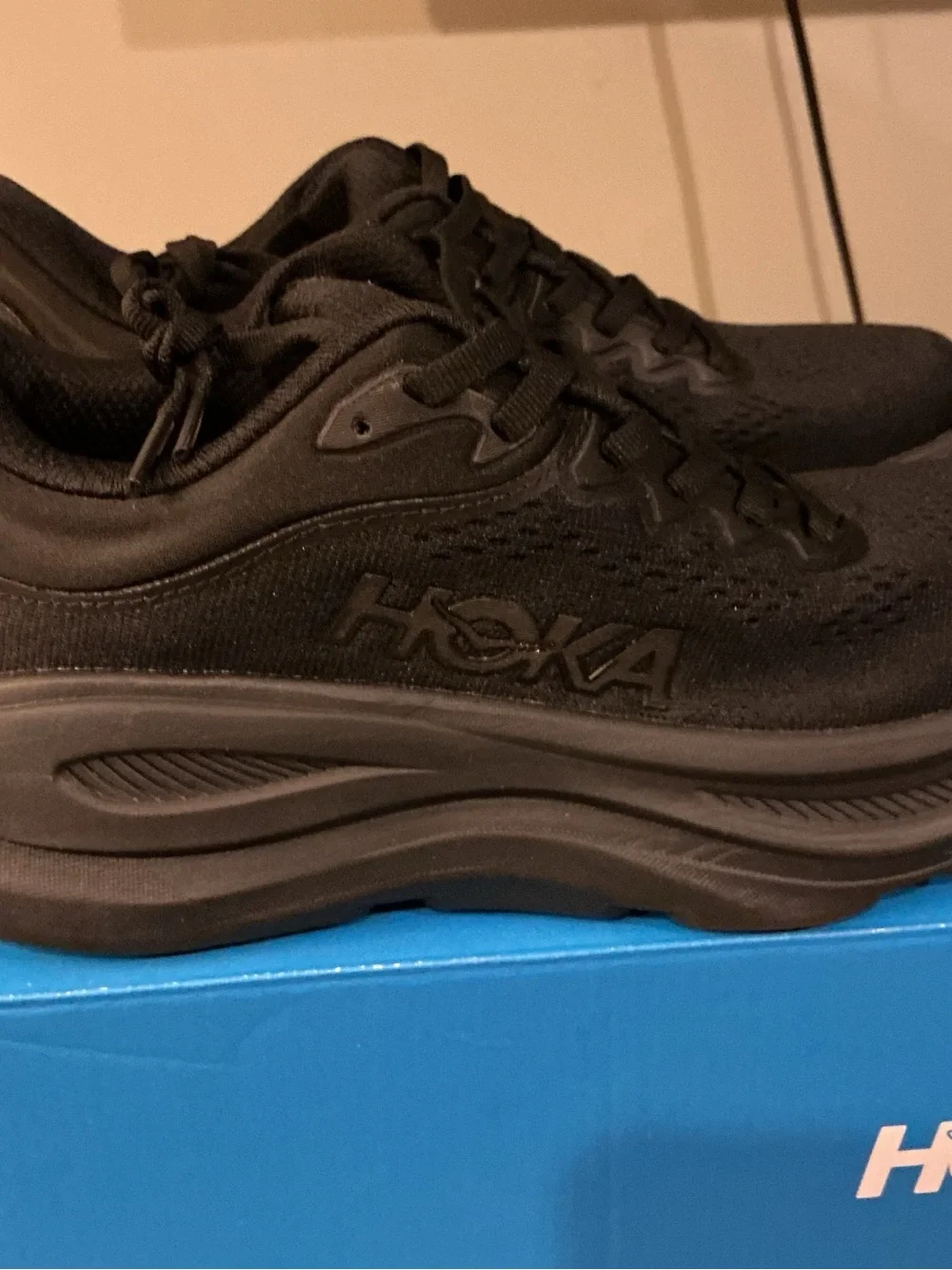 Hoka One Bondi 9 Women’s 7 triple black. 1162012